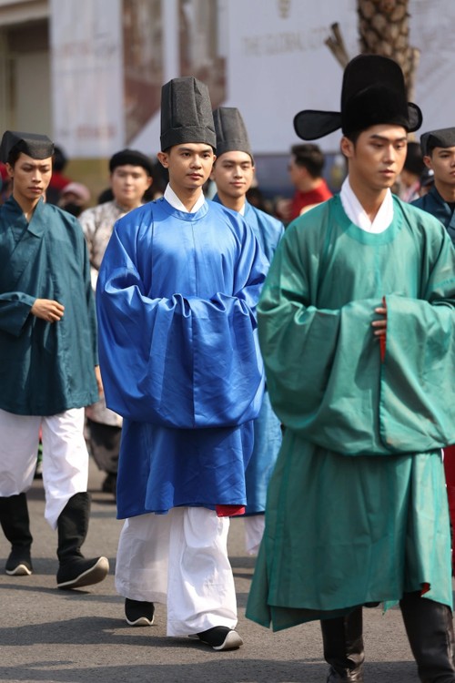 Hàng nghìn người mặc áo dài xác lập kỷ lục tại concert “Anh trai vượt ngàn chông gai“ - ảnh 15