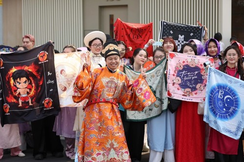 Hàng nghìn người mặc áo dài xác lập kỷ lục tại concert “Anh trai vượt ngàn chông gai“ - ảnh 16