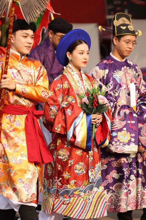 Hàng nghìn người mặc áo dài xác lập kỷ lục tại concert “Anh trai vượt ngàn chông gai“ - ảnh 4