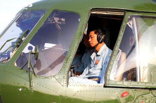 Phi đội trực thăng tập luyện, sẵn sàng cho Lễ kỷ niệm 50 năm Giải phóng Miền Nam - ảnh 7