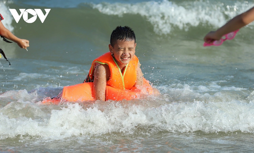 Điểm danh các bãi biển hấp dẫn nhất mùa hè ở Quảng Ninh - ảnh 11