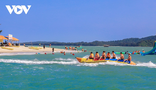 Điểm danh các bãi biển hấp dẫn nhất mùa hè ở Quảng Ninh - ảnh 6