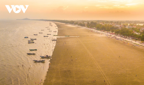 Điểm danh các bãi biển hấp dẫn nhất mùa hè ở Quảng Ninh - ảnh 7