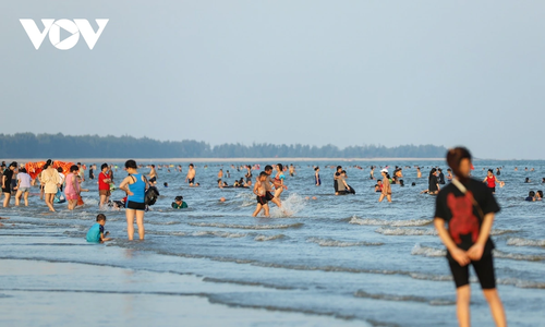 Điểm danh các bãi biển hấp dẫn nhất mùa hè ở Quảng Ninh - ảnh 8