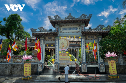 Huế trang hoàng rực rỡ chào đón lễ Phật Đản - ảnh 10