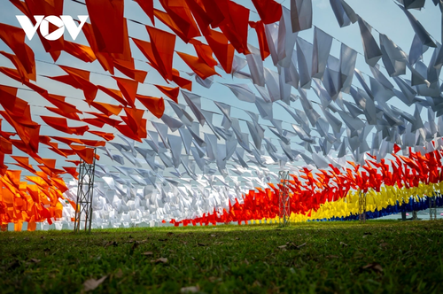 Huế trang hoàng rực rỡ chào đón lễ Phật Đản - ảnh 13