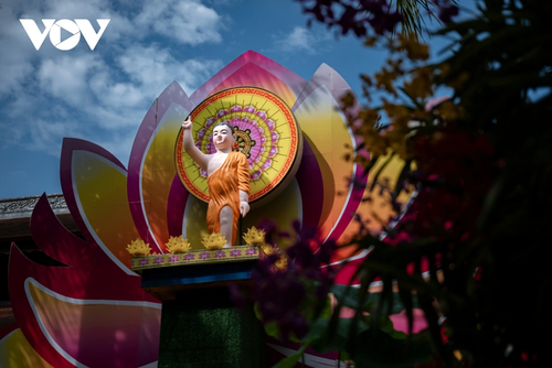 Huế trang hoàng rực rỡ chào đón lễ Phật Đản - ảnh 15