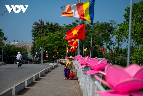 Huế trang hoàng rực rỡ chào đón lễ Phật Đản - ảnh 6