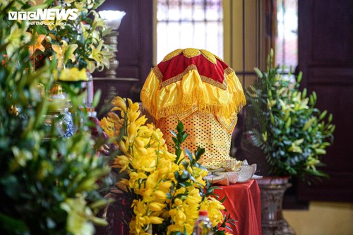 Cận cảnh cung rước xá lợi Phật về chùa Quán Sứ, người dân thành kính chiêm bái bên đường - ảnh 15