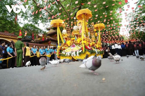 Trang nghiêm lễ cung rước xá lợi Phật về chùa Quán Sứ - ảnh 2