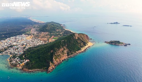 Vẻ đẹp hoang sơ và câu chuyện kỳ bí của mũi Vi Rồng tại Bình Định - ảnh 1