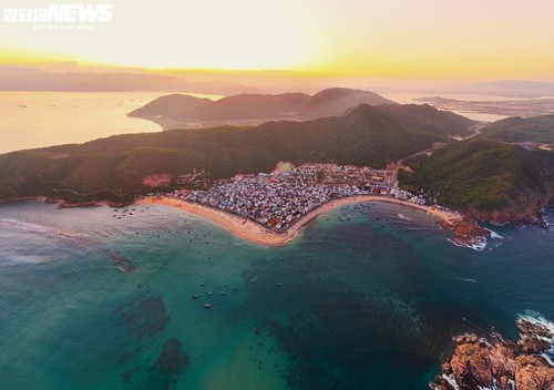 Cận cảnh con đường đi bộ xuyên biển "thoắt ẩn thoắt hiện" tại Bình Định - ảnh 9