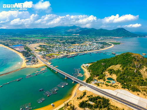 Những cung đường ven biển đẹp như tranh vẽ tại Bình Định - ảnh 18