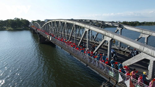 Việt phong hội tụ: Cuộc diễu hành Việt phục lớn nhất tại Huế - ảnh 10