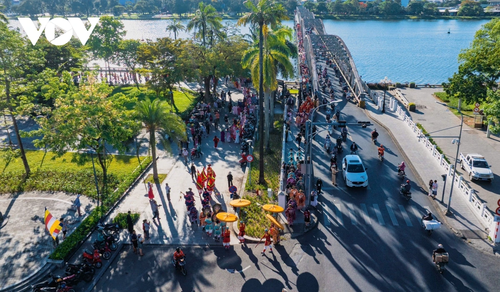 Việt phong hội tụ: Cuộc diễu hành Việt phục lớn nhất tại Huế - ảnh 12