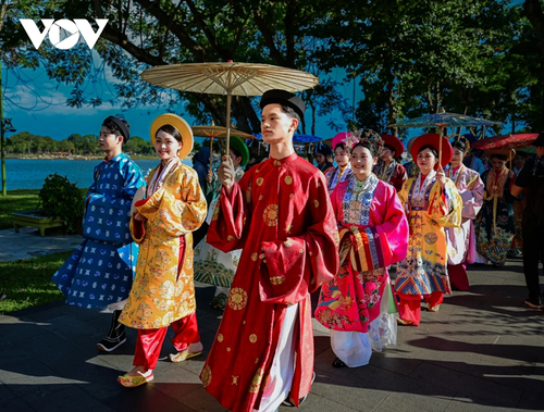 Việt phong hội tụ: Cuộc diễu hành Việt phục lớn nhất tại Huế - ảnh 6