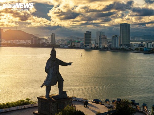 Tượng Trần Hưng Đạo ở Quy Nhơn: Bí ẩn linh thiêng trên đỉnh núi giữa lòng biển - ảnh 3