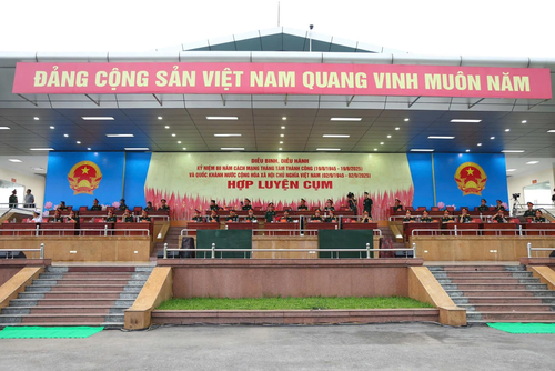 Chiến sĩ “khối hoa hậu” rạng rỡ trong buổi hợp luyện diễu binh Quốc khánh 2/9 - ảnh 1