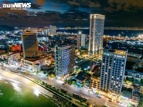 Ngắm phố biển Quy Nhơn của Gia Lai lung linh về đêm - ảnh 9
