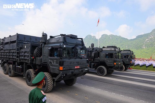 Mãn nhãn dàn xe tăng, tên lửa, UAV hợp luyện diễu binh 2/9 - ảnh 10