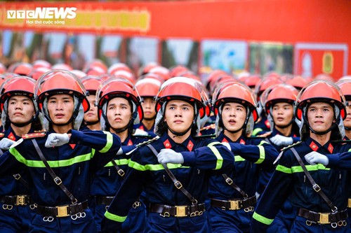 Bước chân thép giữa nắng lửa của nữ đặc nhiệm trước lễ diễu binh 2/9 - ảnh 10