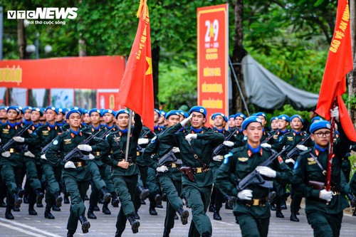 Bước chân thép giữa nắng lửa của nữ đặc nhiệm trước lễ diễu binh 2/9 - ảnh 14