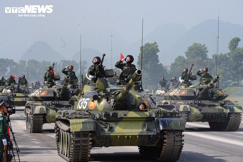 Mãn nhãn dàn xe tăng, tên lửa, UAV hợp luyện diễu binh 2/9 - ảnh 1