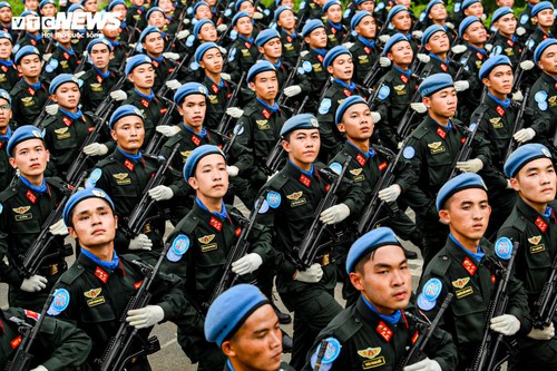 Bước chân thép giữa nắng lửa của nữ đặc nhiệm trước lễ diễu binh 2/9 - ảnh 8