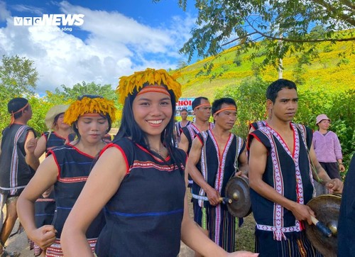 Chiêm ngưỡng núi lửa Chư Đăng Ya triệu năm tuổi ở Gia Lai - ảnh 5