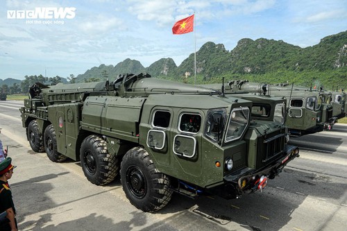Tên lửa, xe chiến đấu 'Made in Vietnam' phô diễn sức mạnh tại buổi hợp luyện A80 - ảnh 12