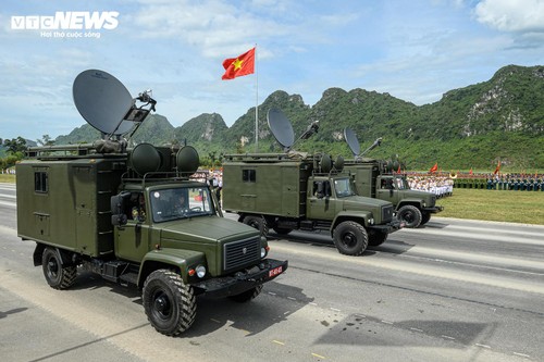 Tên lửa, xe chiến đấu 'Made in Vietnam' phô diễn sức mạnh tại buổi hợp luyện A80 - ảnh 16