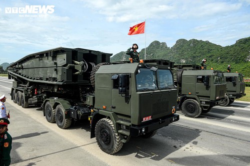 Tên lửa, xe chiến đấu 'Made in Vietnam' phô diễn sức mạnh tại buổi hợp luyện A80 - ảnh 20