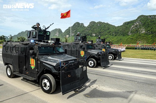 Tên lửa, xe chiến đấu 'Made in Vietnam' phô diễn sức mạnh tại buổi hợp luyện A80 - ảnh 24