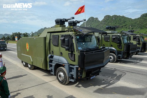 Tên lửa, xe chiến đấu 'Made in Vietnam' phô diễn sức mạnh tại buổi hợp luyện A80 - ảnh 25