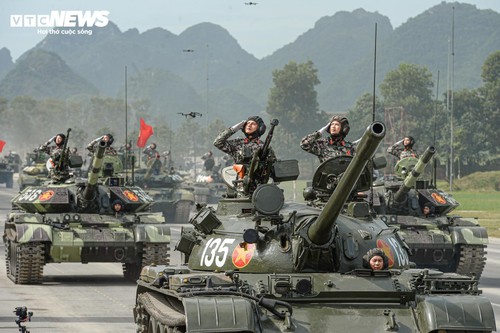 Tên lửa, xe chiến đấu 'Made in Vietnam' phô diễn sức mạnh tại buổi hợp luyện A80 - ảnh 2
