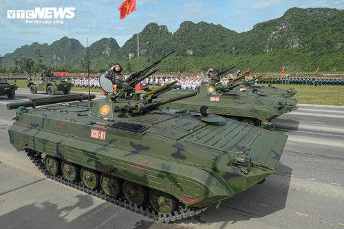 Tên lửa, xe chiến đấu 'Made in Vietnam' phô diễn sức mạnh tại buổi hợp luyện A80 - ảnh 6