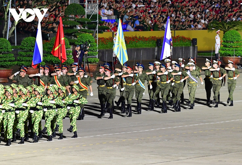 Hùng tráng tổng hợp luyện diễu binh, diễu hành A80 trên Quảng trường Ba Đình - ảnh 4