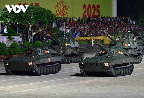 Hùng tráng tổng hợp luyện diễu binh, diễu hành A80 trên Quảng trường Ba Đình - ảnh 7