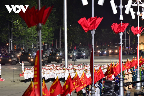 Hùng tráng tổng hợp luyện diễu binh, diễu hành A80 trên Quảng trường Ba Đình - ảnh 8