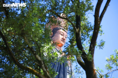 Ngắm núi Bà Đen hùng vĩ, huyền ảo từ trên cao - ảnh 10