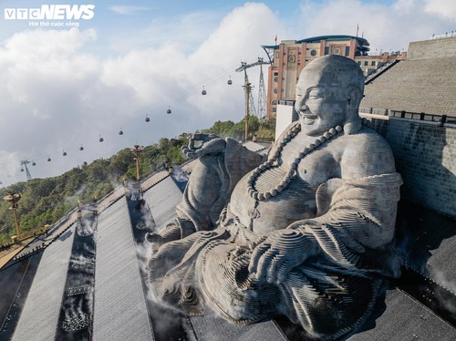 Ngắm núi Bà Đen hùng vĩ, huyền ảo từ trên cao - ảnh 7