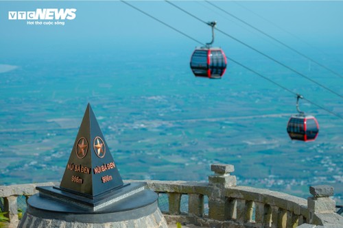 Ngắm núi Bà Đen hùng vĩ, huyền ảo từ trên cao - ảnh 8