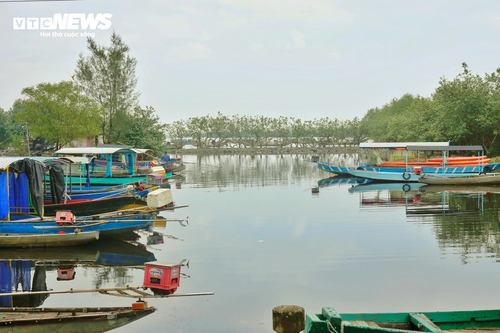 Làng du lịch nổi tiếng Huế gửi thông điệp bảo vệ môi trường vào tranh bích hoạ - ảnh 1