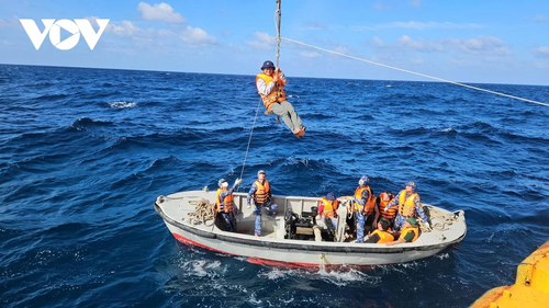 Hải trình mang mùa Xuân đến các nhà giàn DK1 - ảnh 6