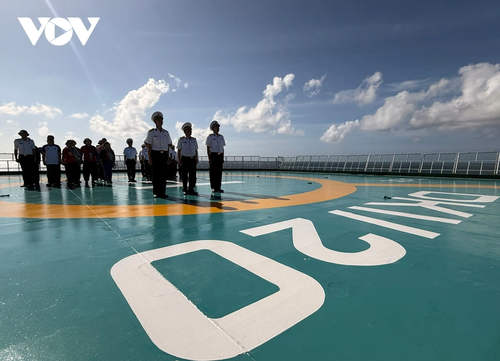 Hải trình mang mùa Xuân đến các nhà giàn DK1 - ảnh 7