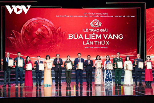 Toàn cảnh Lễ tuyên dương Bí thư chi bộ xuất sắc và trao giải Búa liềm Vàng - ảnh 6