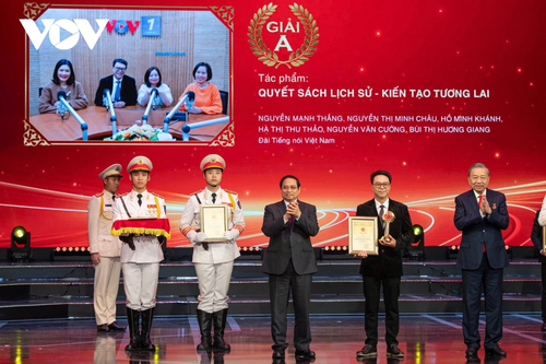 Toàn cảnh Lễ tuyên dương Bí thư chi bộ xuất sắc và trao giải Búa liềm Vàng - ảnh 8