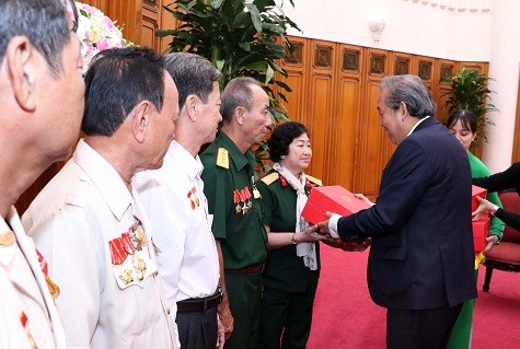 쯔엉 화 빈 상임 부총리: 정책 대상 가정 배려는 전 사회적 책임… - ảnh 1