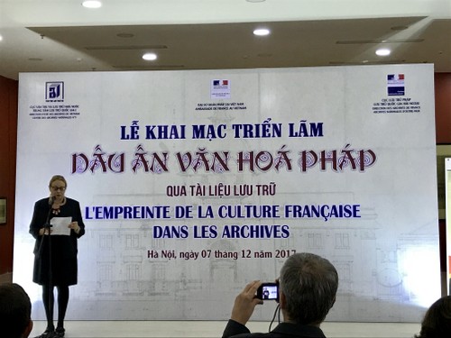 Ngắm nhìn những ký ức đi cùng năm tháng trong triển lãm “Dấu ấn văn hóa Pháp qua tài liệu lưu trữ” - ảnh 1