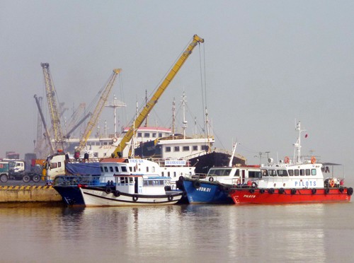 Pelabuhan Da Nang melakukan acara pemberangkatan pasukan sehubungan dengan tahun baru 2014 - ảnh 1